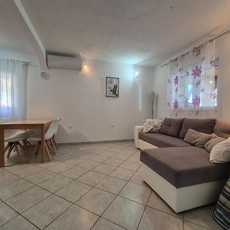 Apartment Zavala 8774B Jelsa  Eksteriør bilde